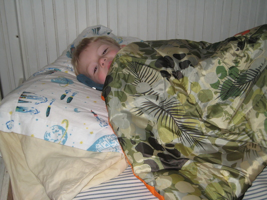 Cole in a sleeping bag (05-09-2008 19:27)