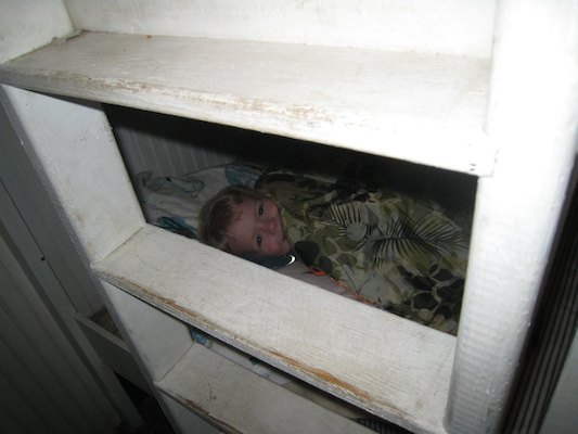 Cole in a sleeping bag (05-09-2008 19:27)