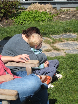 Xine and Cole cuddling (05-11-2008 09:10)