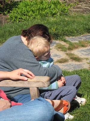 Xine and Cole cuddling (05-11-2008 09:11)