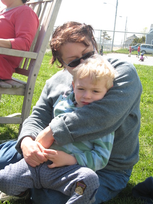 Xine and Cole cuddling (05-11-2008 09:13)