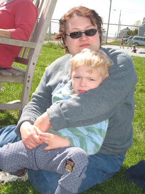 Xine and Cole cuddling (05-11-2008 09:13)