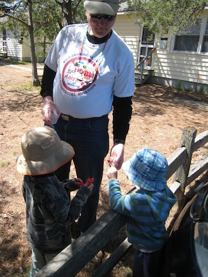 Tim, Norm and Cole collecting (05-11-2008 10:26)