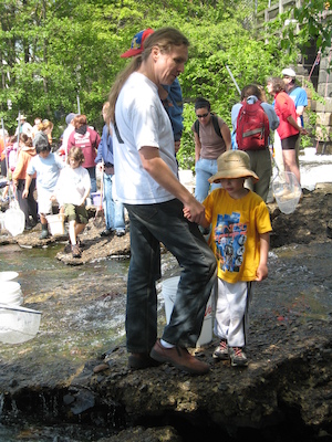 Tim, Cole and Ben at the herring transfer (05-24-2008 09:30)