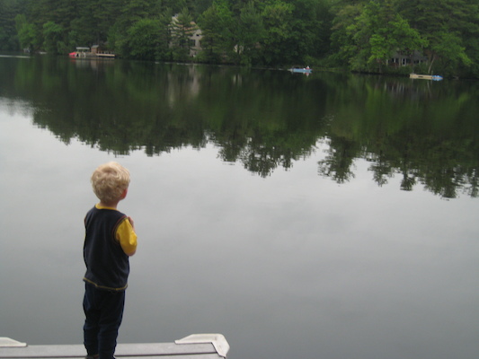 Cole looking at Nea's lake (06-06-2008 17:11)