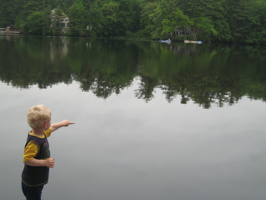 Cole looking at Nea's lake (06-06-2008 17:12)
