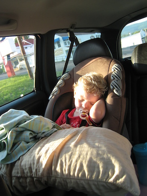 Cole sleeping (06-07-2008 18:05)