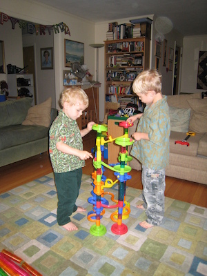 Cole and Tim playing with the marble run (06-16-2008 07:08)