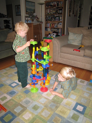 Cole and Tim playing with the marble run (06-16-2008 07:09)