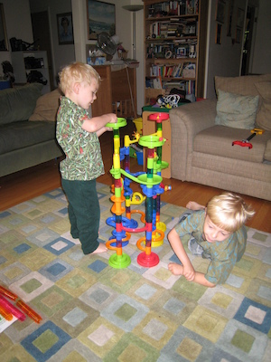 Cole and Tim playing with the marble run (06-16-2008 07:09)