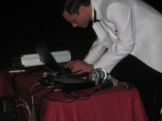 Harrison disarming the bomb (07-12-2008 21:03)