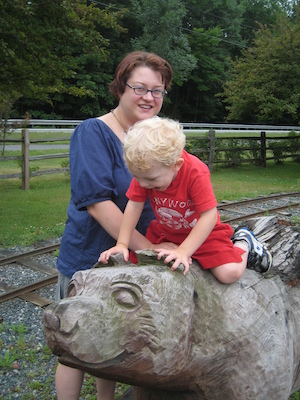 Xine and Cole on a bear (07-22-2008 09:14)
