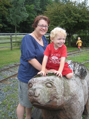 Xine and Cole on a bear (07-22-2008 09:14)