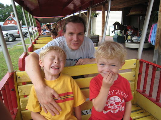 Tim, Ben and Cole on the train (07-22-2008 09:32)