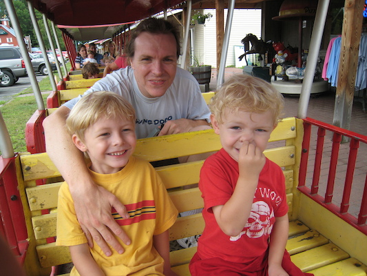 Tim, Ben and Cole on the train (07-22-2008 09:32)