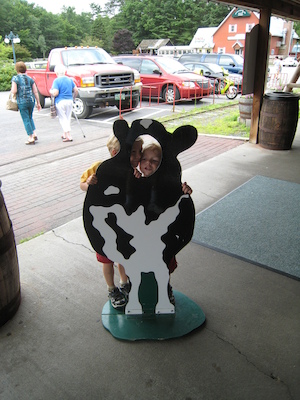 Tim and Cole as a cow (07-22-2008 09:42)