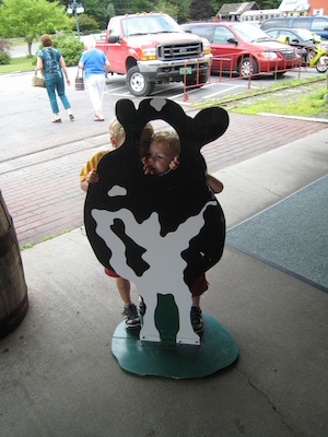 Tim and Cole as a cow (07-22-2008 09:42)