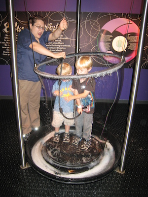 Xine putting Cole and Tim in a bubble at the iSci (07-24-2008 10:57)