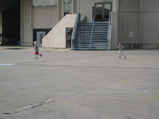 Tim and Cole chasing a pidgeon (07-25-2008 07:56)