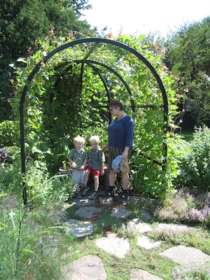 Xine, Cole and Tim at the Botanical Garden (07-25-2008 09:56)