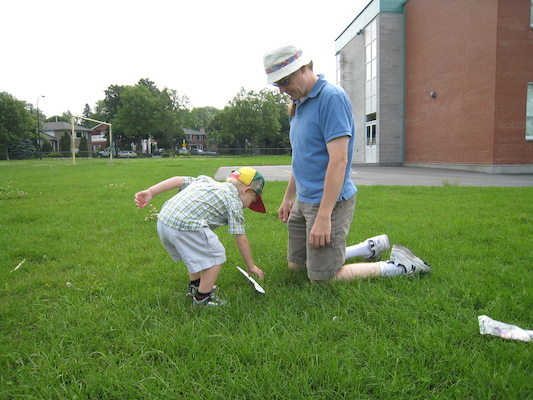 Cole and Ben playing slingwing (07-26-2008 10:31)