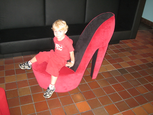 Cole and funky chair (07-27-2008 09:42)