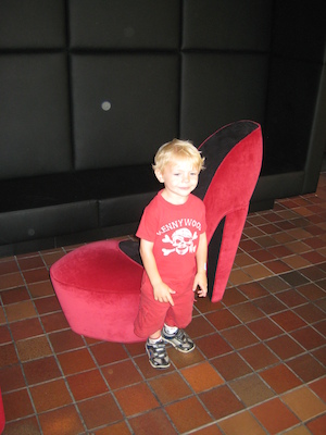 Cole and funky chair (07-27-2008 09:43)