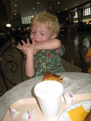 Cole eating (07-28-2008 07:11)