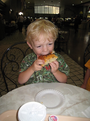 Cole eating (07-28-2008 07:11)
