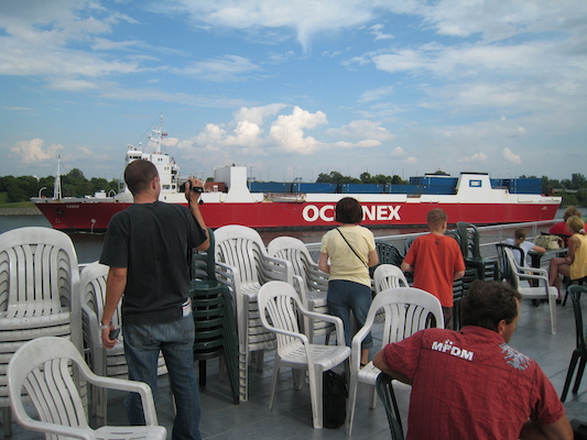 Container ship (07-28-2008 15:19)