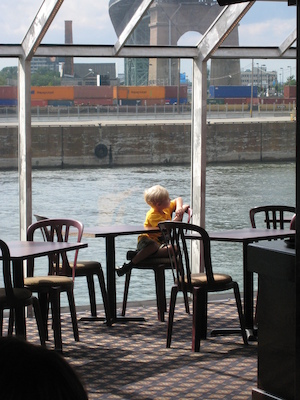 Tim looking out (07-28-2008 15:33)