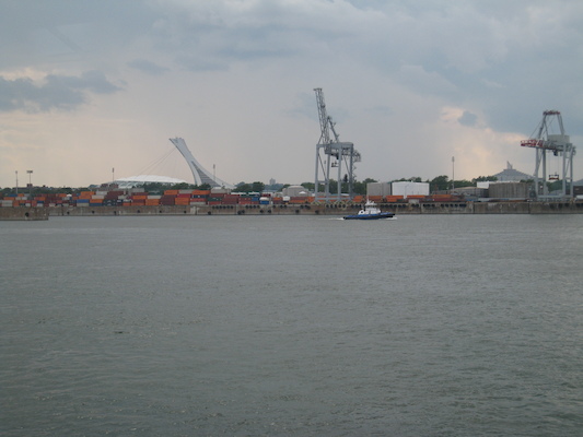 The olympic tower and a tugboat (07-28-2008 15:45)