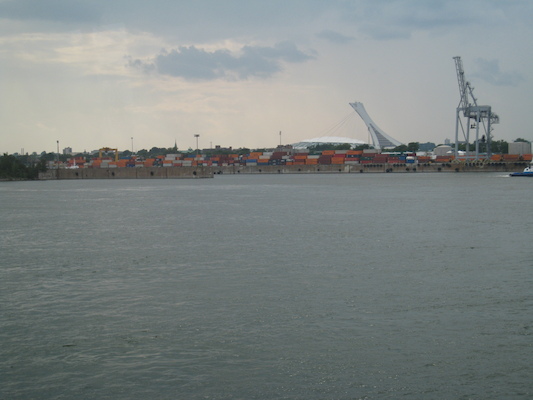 The olympic tower and a tugboat (07-28-2008 15:45)