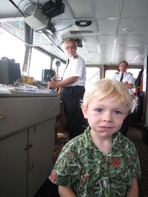 Captain Cole with a mouthful of peanuts (07-28-2008 15:48)
