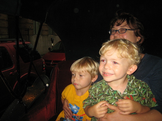 Tim, Cole and Xine in the carriage (07-28-2008 17:58)