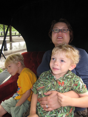 Tim, Xine and Cole in the carriage (07-28-2008 18:20)