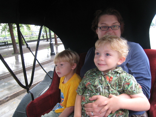 Tim, Xine and Cole in the carriage (07-28-2008 18:20)