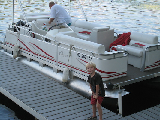 Tim dancing while Poppy preps the boat (08-18-2008 16:07)