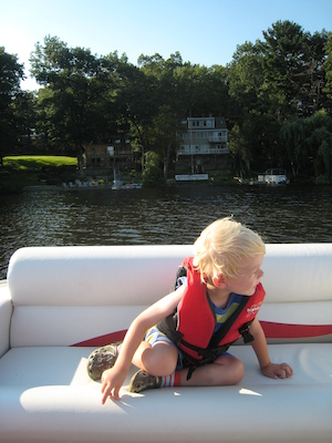 Cole on the boat (08-18-2008 16:13)