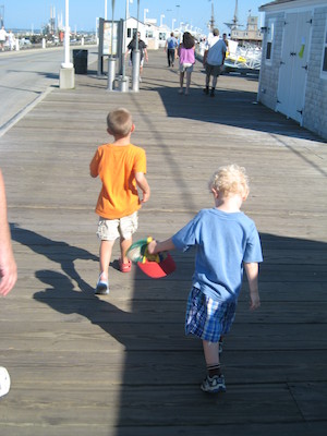 Tal and Cole in P-town (08-17-2008 15:26)