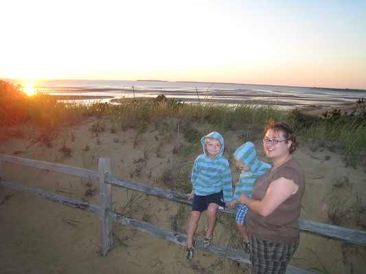 Tim, Cole and Xine at sunset (08-17-2008 18:21)