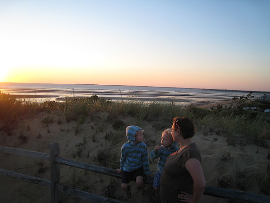 Tim, Cole and Xine at sunset (08-17-2008 18:21)