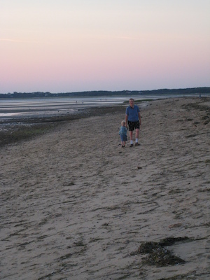 Cole and Ben on the beach (08-17-2008 18:33)