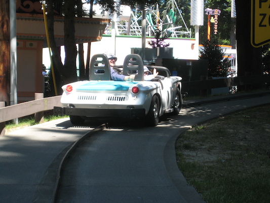 Xine and Tim driving (08-27-2008 11:22)