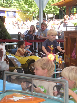 Cole on a motorbike (08-27-2008 12:19)