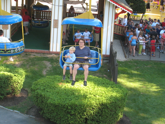 Tim and Xine in the chair-lift (08-27-2008 15:07)