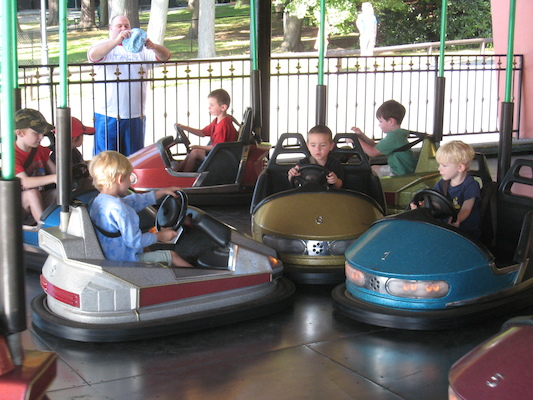 Tim and Cole in bumper-cars (08-27-2008 15:33)