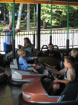 Tim and Cole in bumper-cars (08-27-2008 15:34)