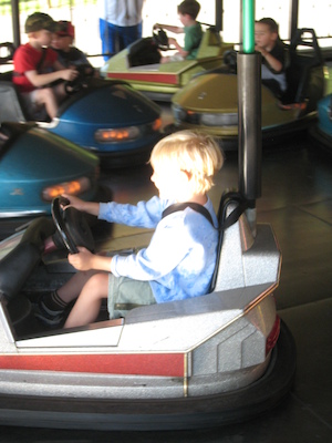Tim and Cole in bumper-cars (08-27-2008 15:34)