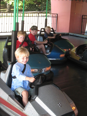 Tim and Cole in bumper-cars (08-27-2008 15:34)
